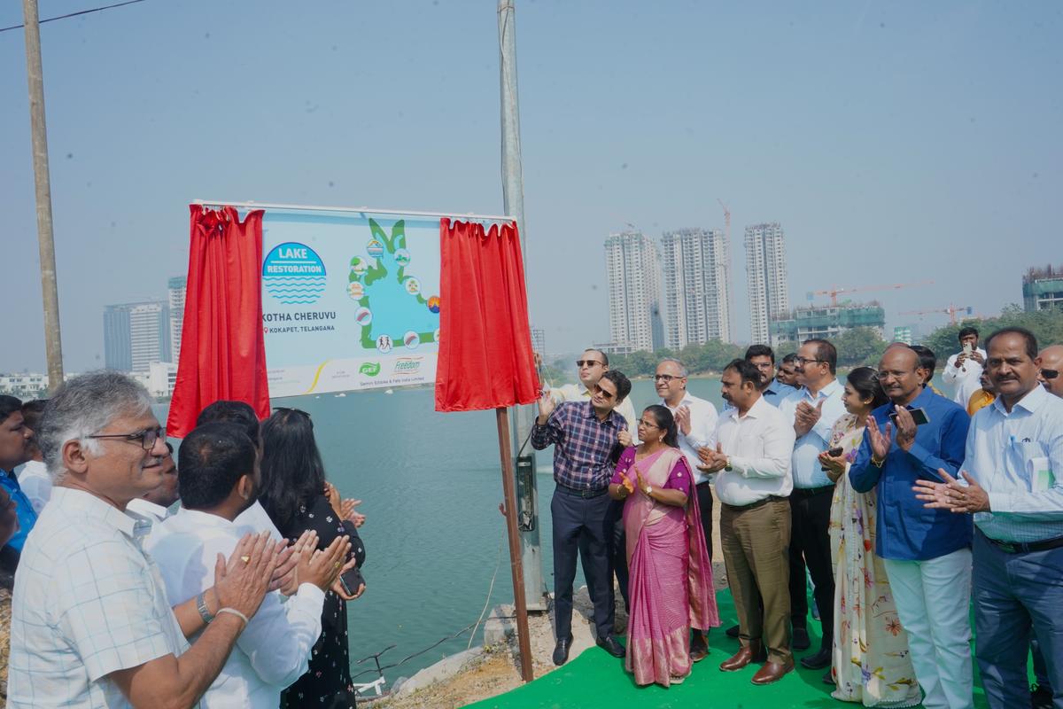 HMDA Commissioner Sarfaraz Ahmad, Joint Metropolitan Commissioner Sreevatsa Kota, Narsingi Municipality chairperson Mailaram Nagapurna, Telangana Social Impact Group director Archana Suresh, along with others at the inauguration of Kotha Cheruvu restoration. HMDA Commissioner Sarfaraz Ahmad, Joint Metropolitan Commissioner Sreevatsa Kota, Narsingi Municipality chairperson Mailaram Nagapurna, Telangana Social Impact Group director Archana Suresh, along with others at the inauguration of Kotha Cheruvu restoration.