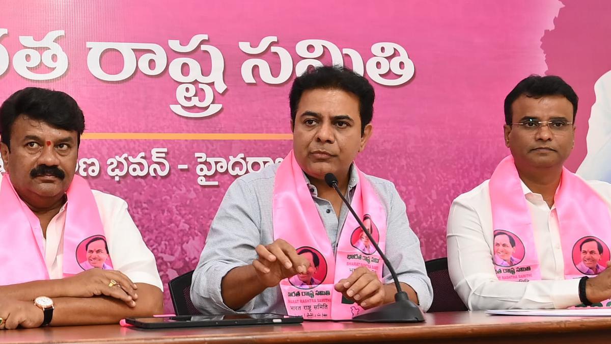 KTR slaps legal notice on Minister Konda Surekha, two others