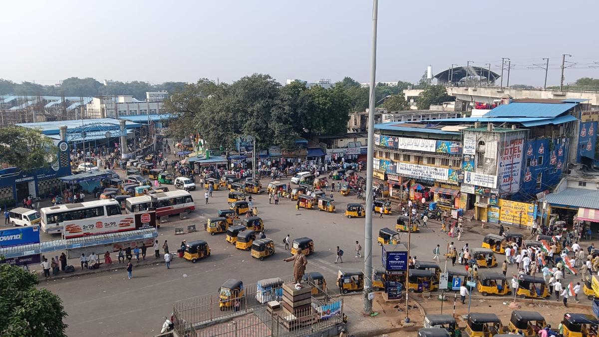 Telangana Bandh: Limited impact in Hyderabad, RTC buses stay off the road