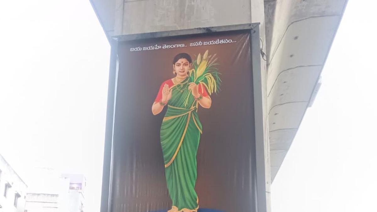 Telangana Talli statue photos on Hyderabad Metro rail pillars