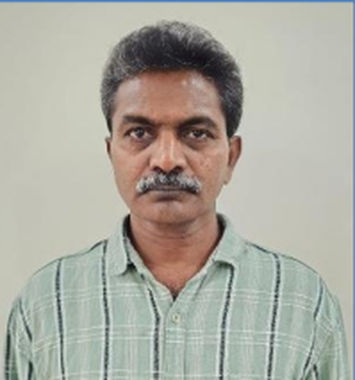 Tippiri Thirupati alias Devuji alias Kumma Dad, politburo member (PBM) and central committee member (CCM), was among the top maoists who surrendered before Telangana Police