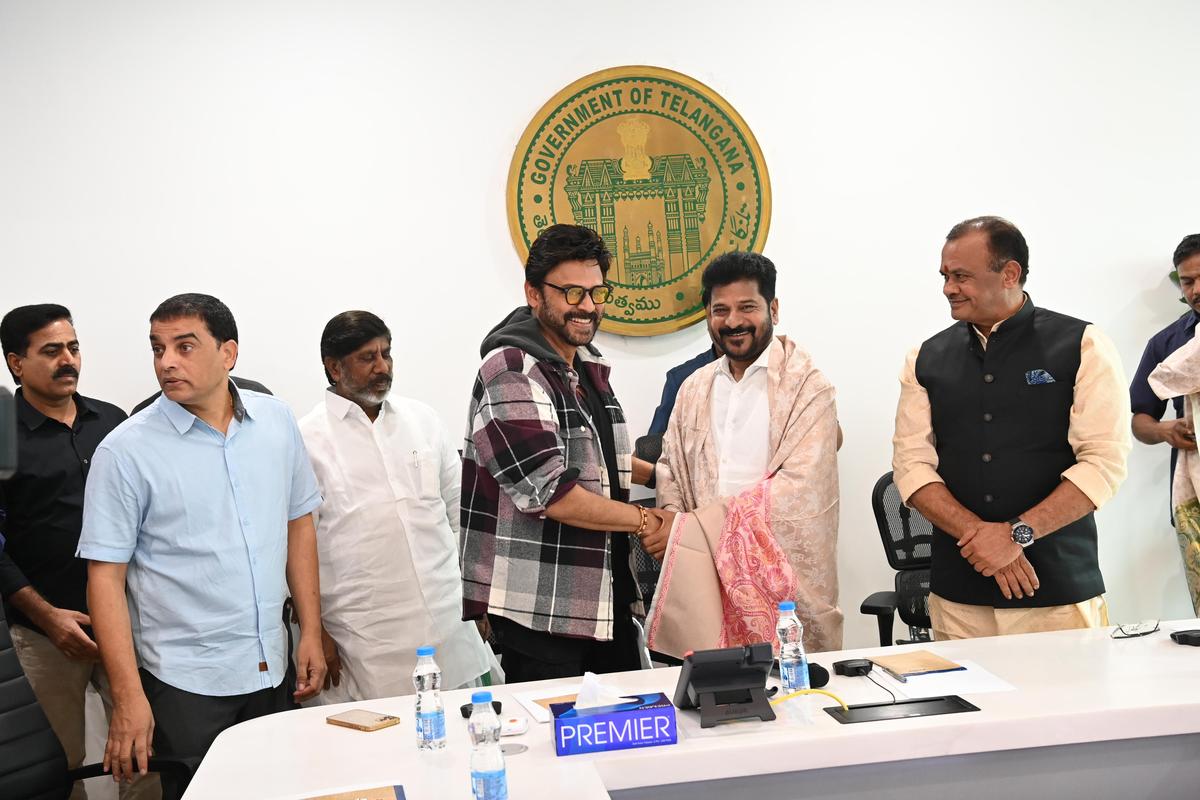 Actor Daggubati Venkatesh is part of the Telugu film industry bigwigs who met with Telangana Chief Minister A. Revanth Reddy, Deputy Chief Minister Mallu Bhatti Vikramarka, Cinematography Minister Komatireddy Venkat Reddy in Hyderabad on Thursday (December 26, 2024) morning. 