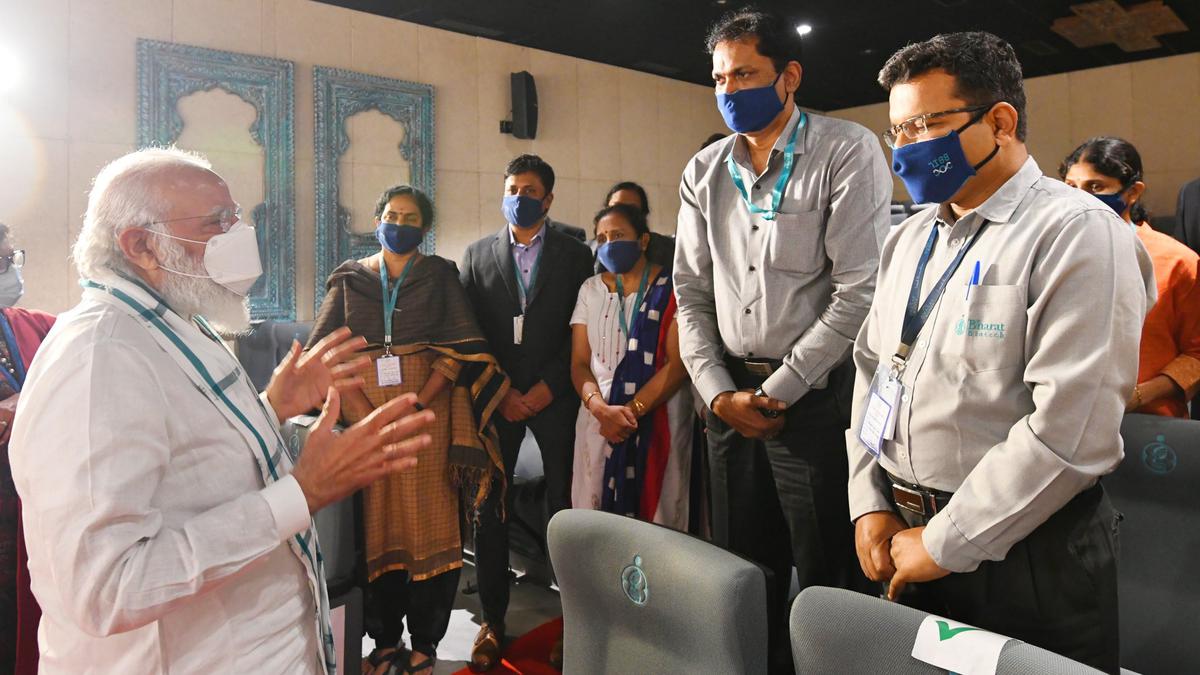 Three-city vaccine tour | PM Modi visits Bharat Biotech facility in Hyderabad