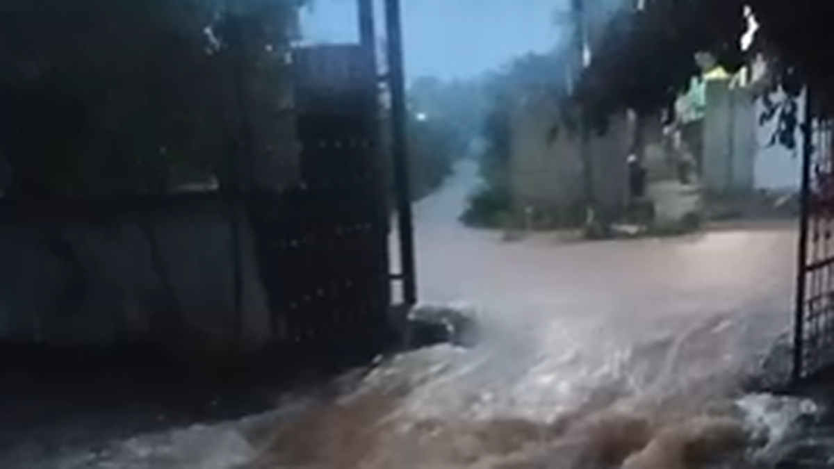 Cyclone Montha | Holiday declared for schools in Telangana’s Nagarnurnool