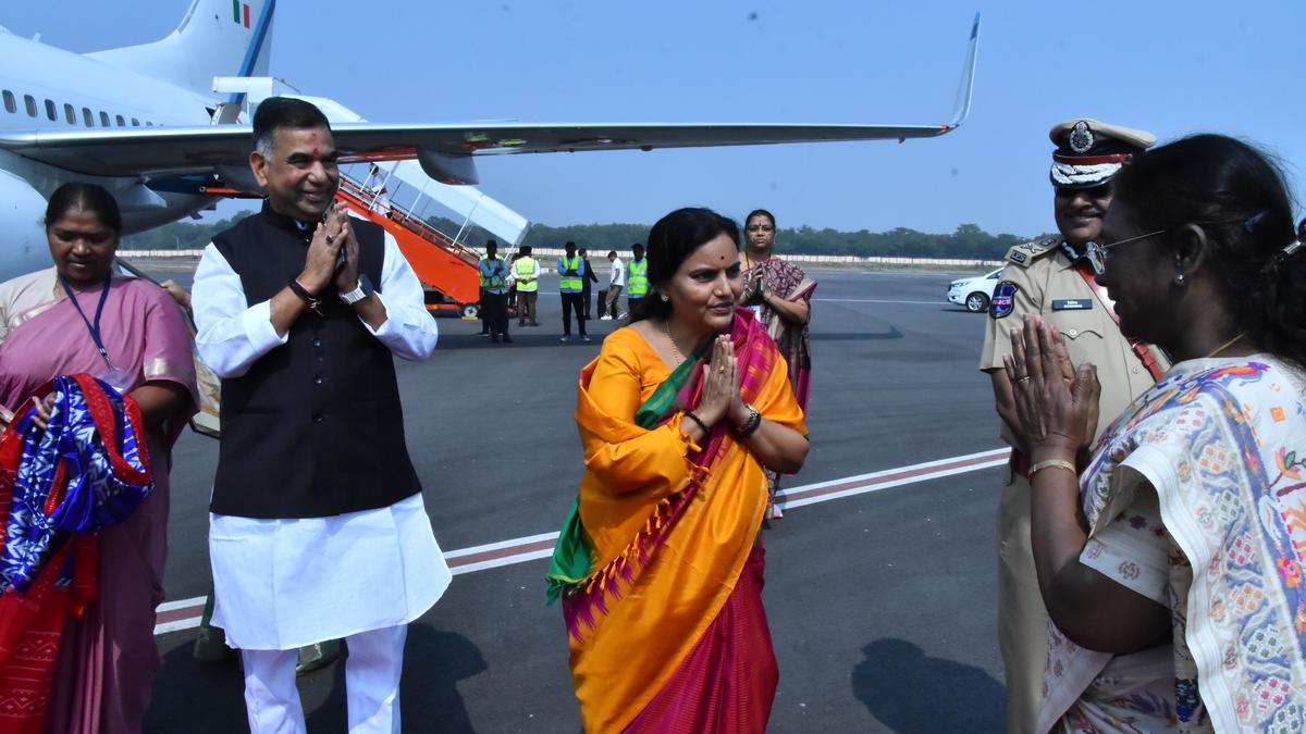 President leaves Hyderabad after two-day visit