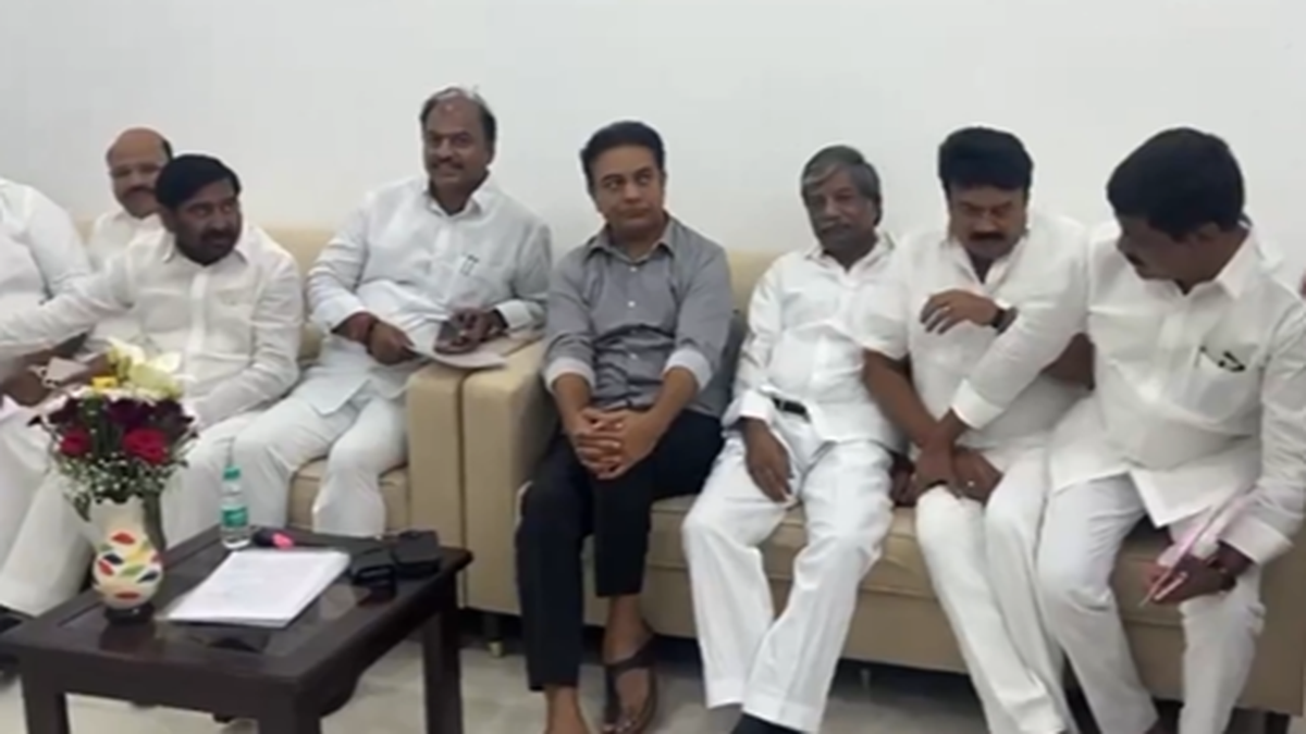 Gadwal MLA Bandla Krishnamohan Reddy returns to BRS after 4 weeks in Congress