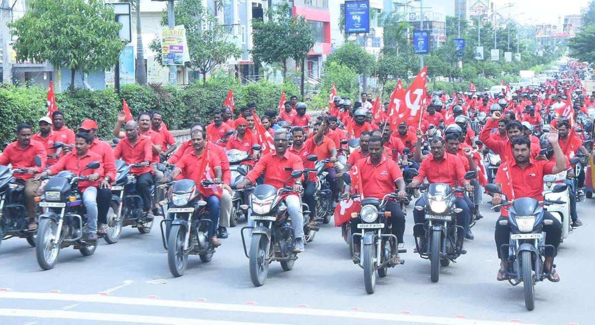 Leaders and members of Centre of Indian Trade Unions (CITU) hold bike rally in Sangareddy during the nationwide general strike on Wednesday (July 9, 2025). Leaders and members of Centre of Indian Trade Unions (CITU) hold bike rally in Sangareddy during the nationwide general strike on Wednesday (July 9, 2025).