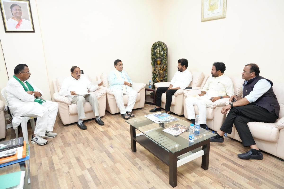 Telangana Chief Minister A. Revanth Reddy met Union Minister for Road Transport and Highways Nitin Gadkari at the Begumpet Airport in Hyderabad on May 5, 2025. Telangana Chief Minister A. Revanth Reddy met Union Minister for Road Transport and Highways Nitin Gadkari at the Begumpet Airport in Hyderabad on May 5, 2025.