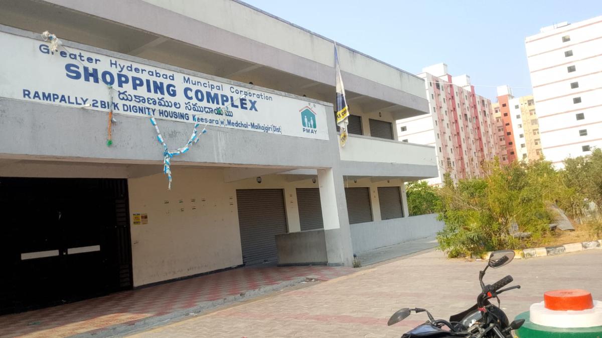 Narsingi 2BHK colony shop sold for ₹15,000 per sq ft; auctions across 3 more districts from April 15-21