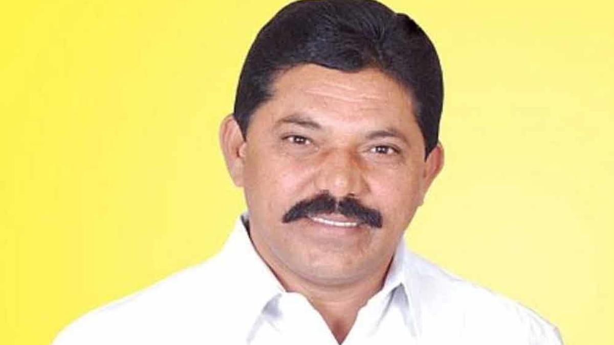 Telangana | Former Adilabad MP Rathod Ramesh passes away