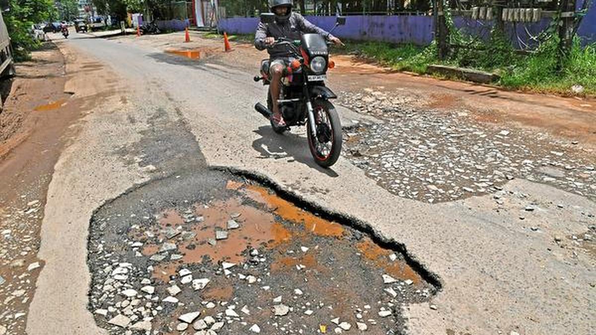 Potholes proliferate on highways, service roads - The Hindu