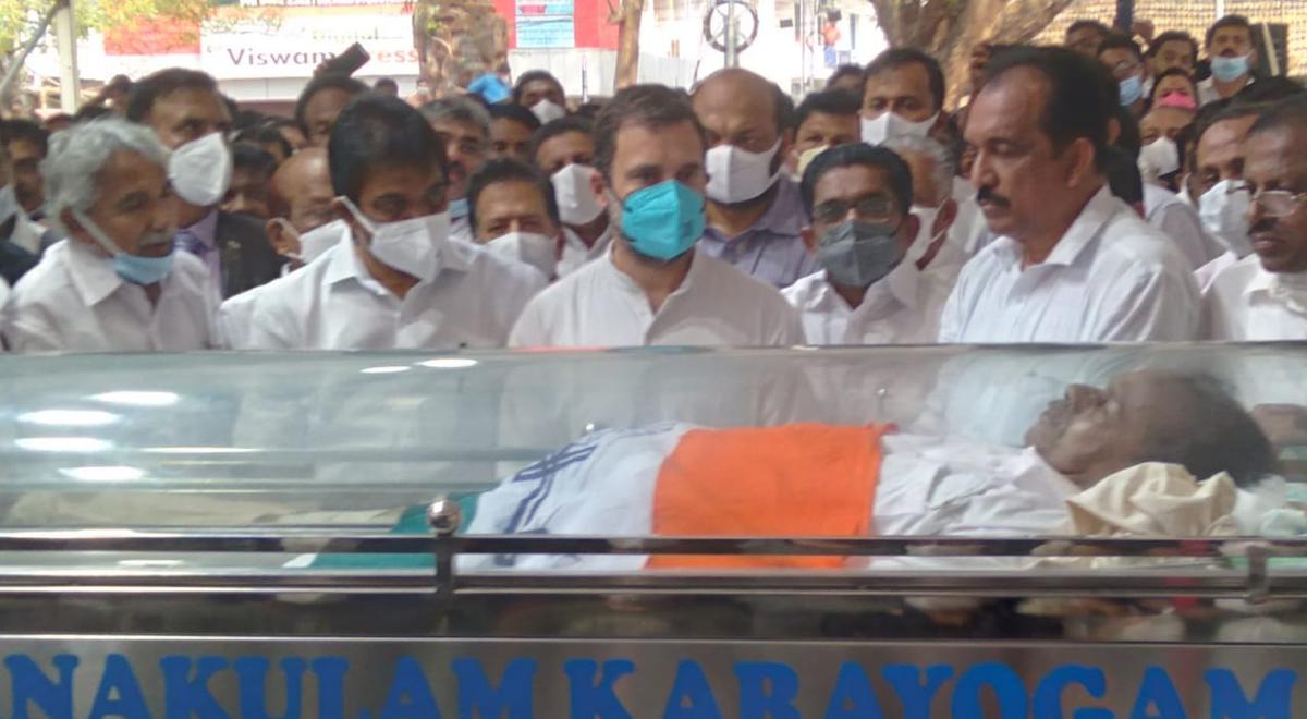 Rahul Gandhi Congress Workers Pay Tribute To P T Thomas The Hindu