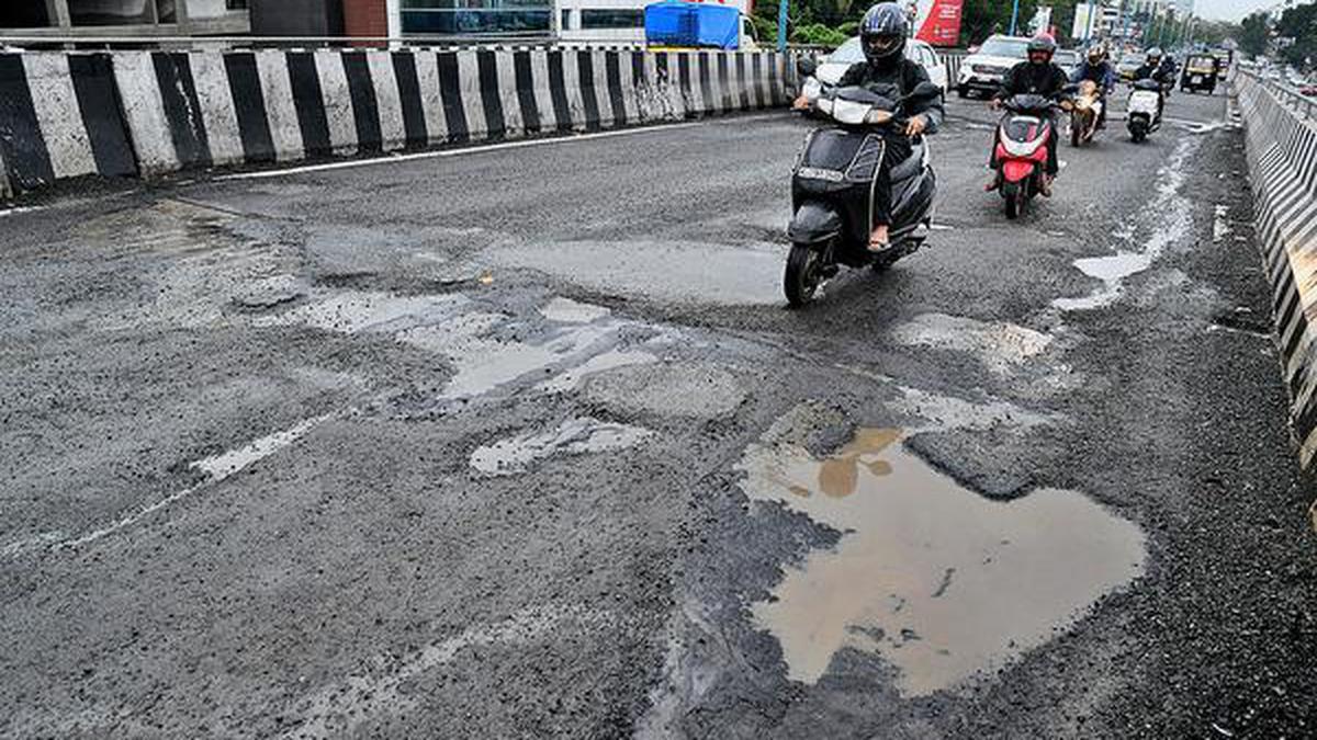 Officials tight-lipped about extent of cracks on flyover - The Hindu