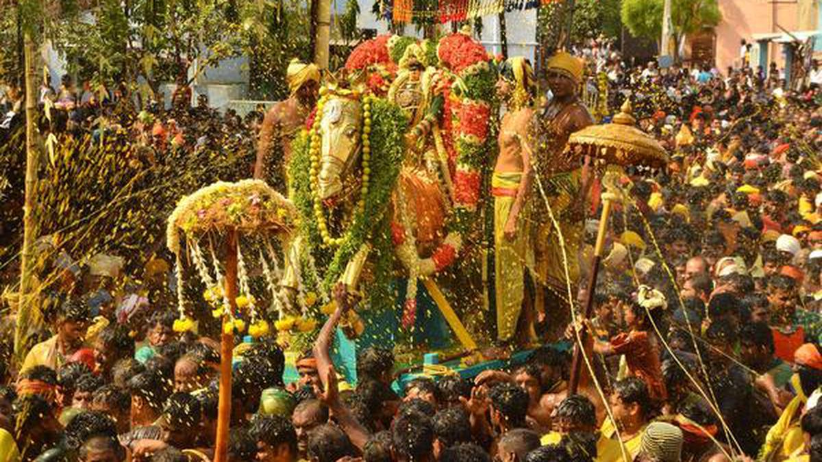 ‘Theerthavari’ in Paramakudi - The Hindu