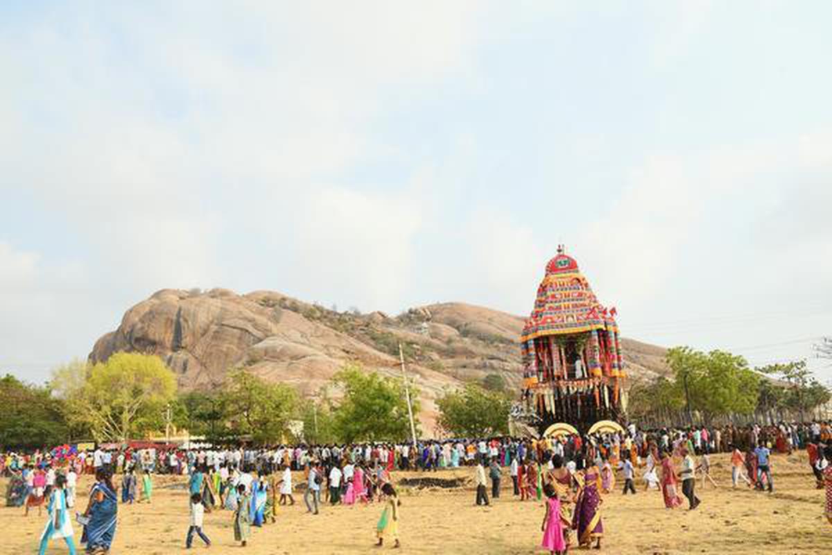 Car festival at Tirupparankundram - The Hindu