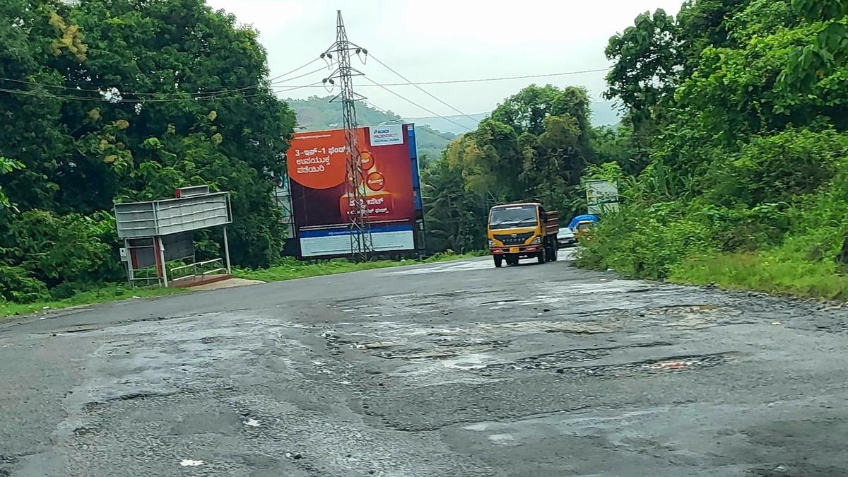 MCC urged to immediately repair Airport Road between Marakada and Maravoor bridge