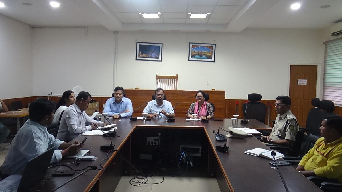 ‘Enrol more workers join PMJJBY and PMSBY health insurance schemes’