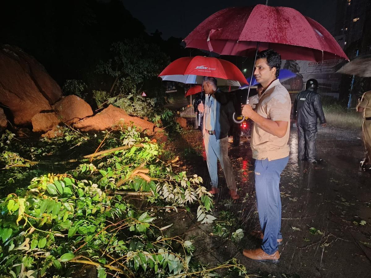 Dakshina Kannada Deputy Commissioner H.V. Darshan visited some of the rain-affected areas in Mangaluru on July 16 night.