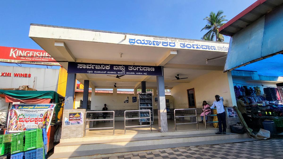 Well-maintained bus shelter with mini library, clean public toilets make for pleasant travel through Udupi’s Bajagoli