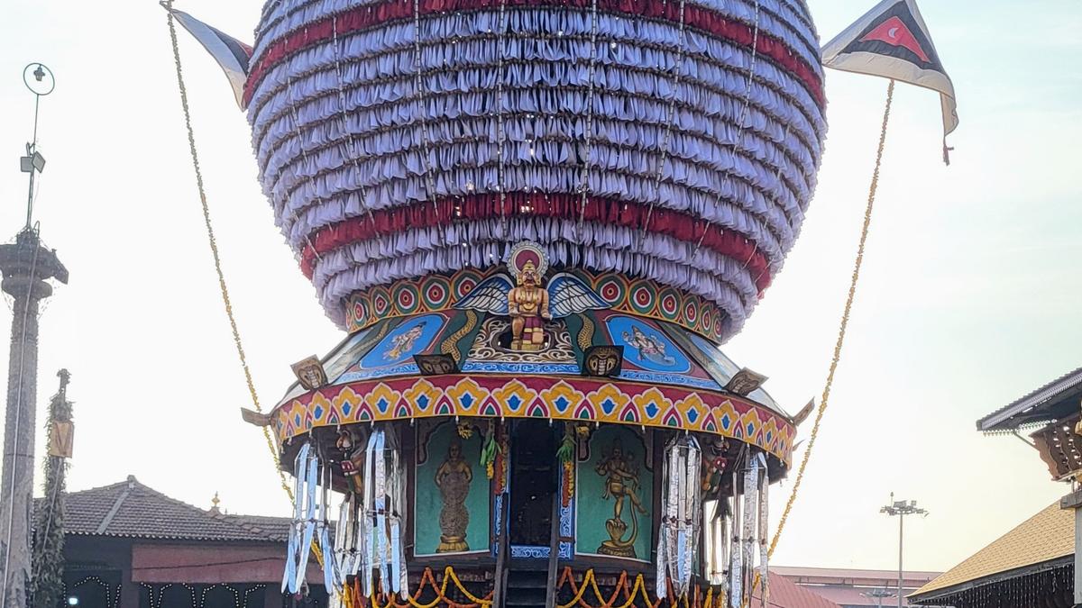 Udupi Mutt asks people not to do pre wedding shoots on Car Street