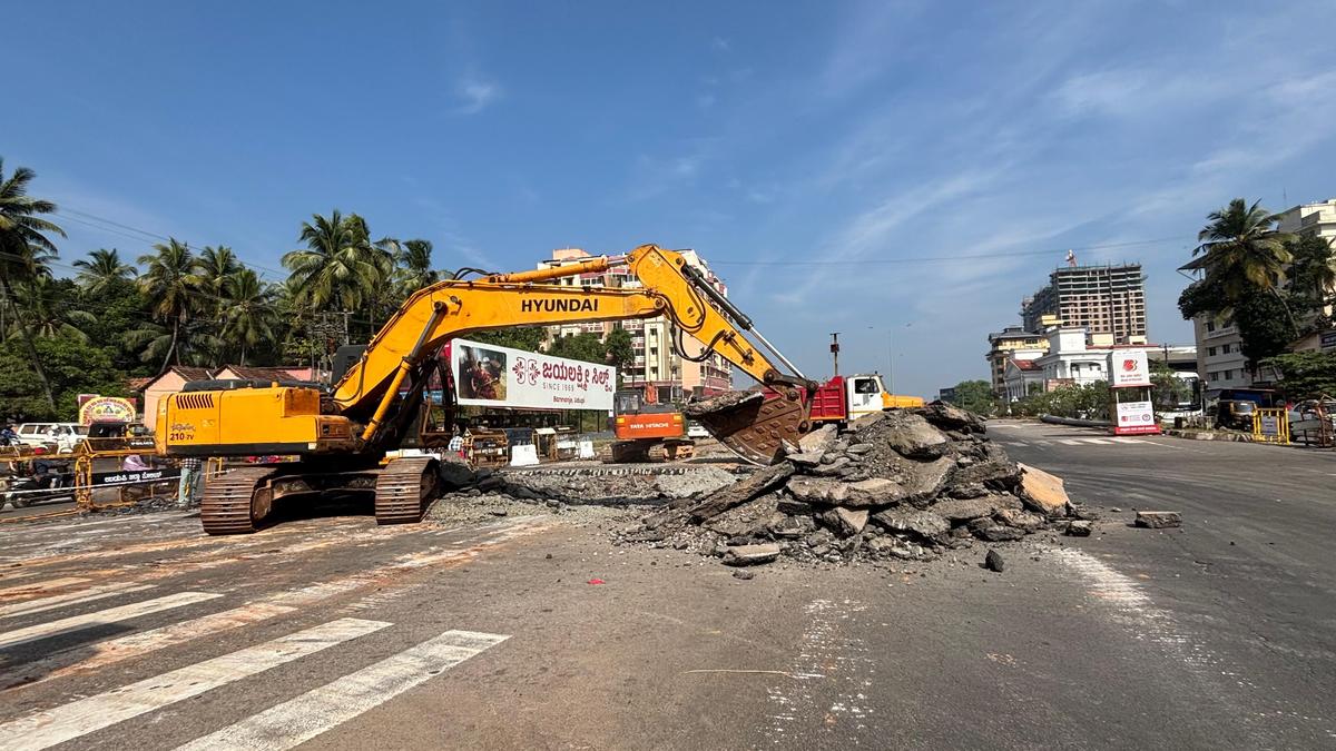 Protest against overpass at Ambalapady intended to protect interests of some businessmen, alleges Hitharakshana Vedike