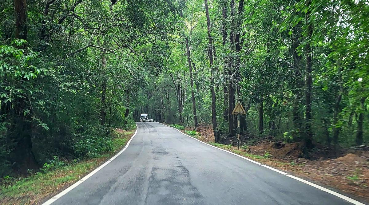 State Highway 27 near Nadpal in Udupi district. State Highway 27 near Nadpal in Udupi district.