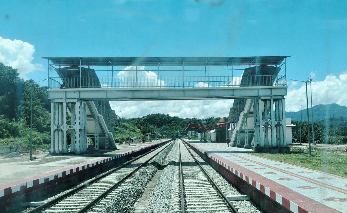 Mualkhang is one of the intermediary stations, 38.2 km from Bairabi and 13.18 km from Sairang on the Bairabi-Sairang 51.38 km new line built by Northeast Frontier Railway and under its Lumding Division in Mizoram.