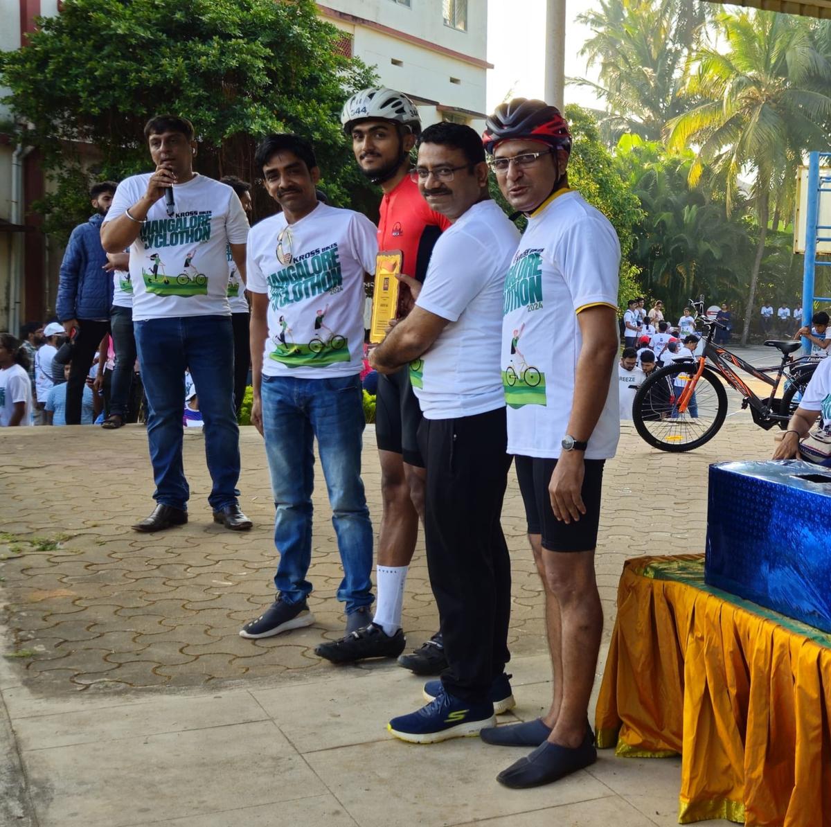 We R Cycling felicitating Hardik Rai, who participated in the Deccan Cliffhanger endurance Race of 642km from Pune to Goa at the conclusion of Kross Mangalore Cyclothon in Mangaluru on Sunday.