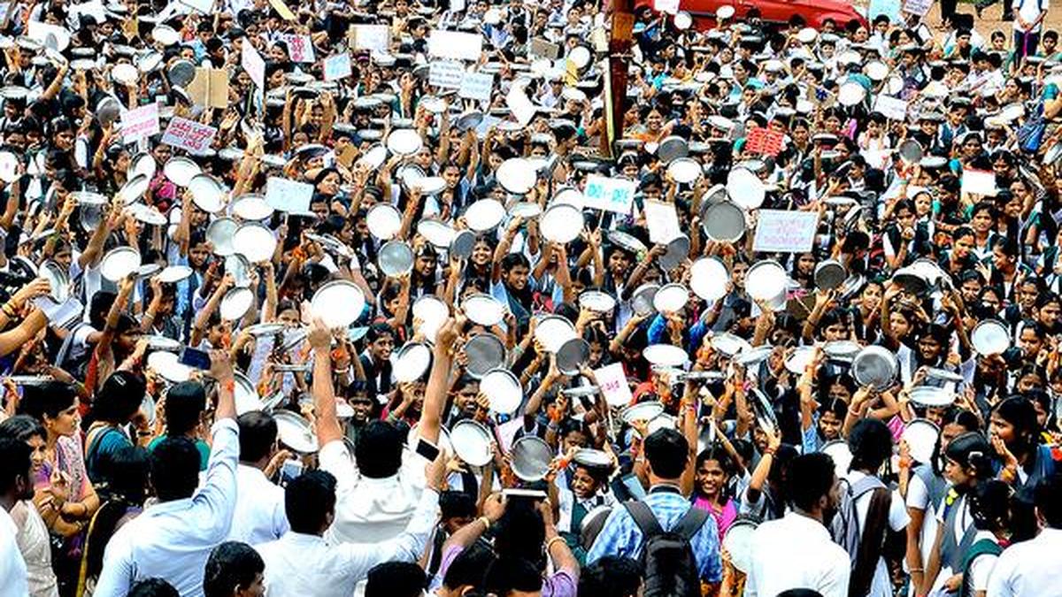 Students protest against govt.’s withdrawal of Kollur temple grant