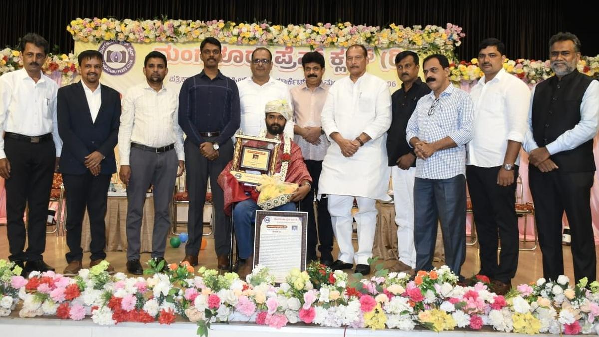 Social worker Deepak G. honoured with Mangaluru Press Club award