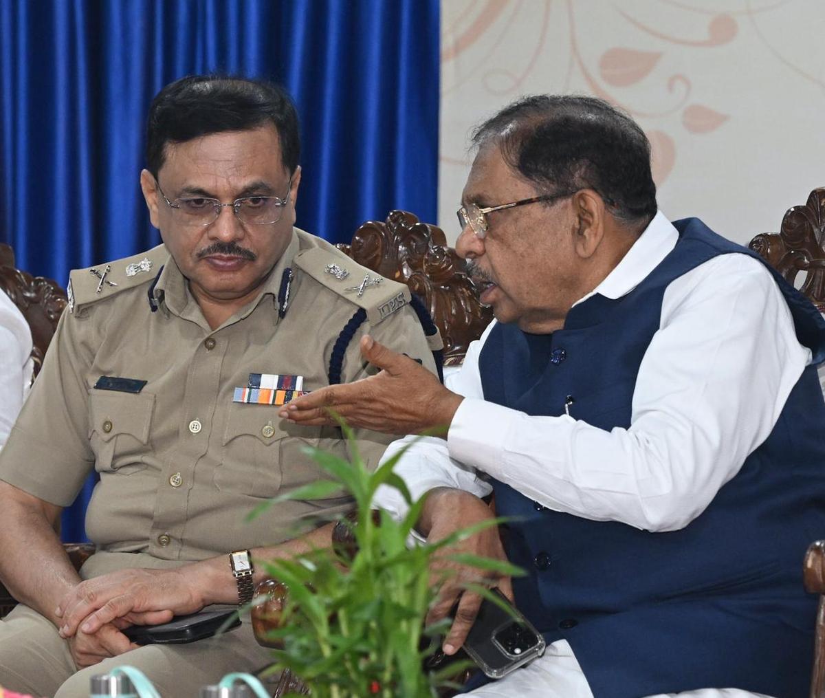 Home Minister G. Parameshwara speaking to Director General and Inspector General of Police M.A. Saleem during the function to launch Special Action Force in Mangaluru on Friday Home Minister G. Parameshwara speaking to Director General and Inspector General of Police M.A. Saleem during the function to launch Special Action Force in Mangaluru on Friday