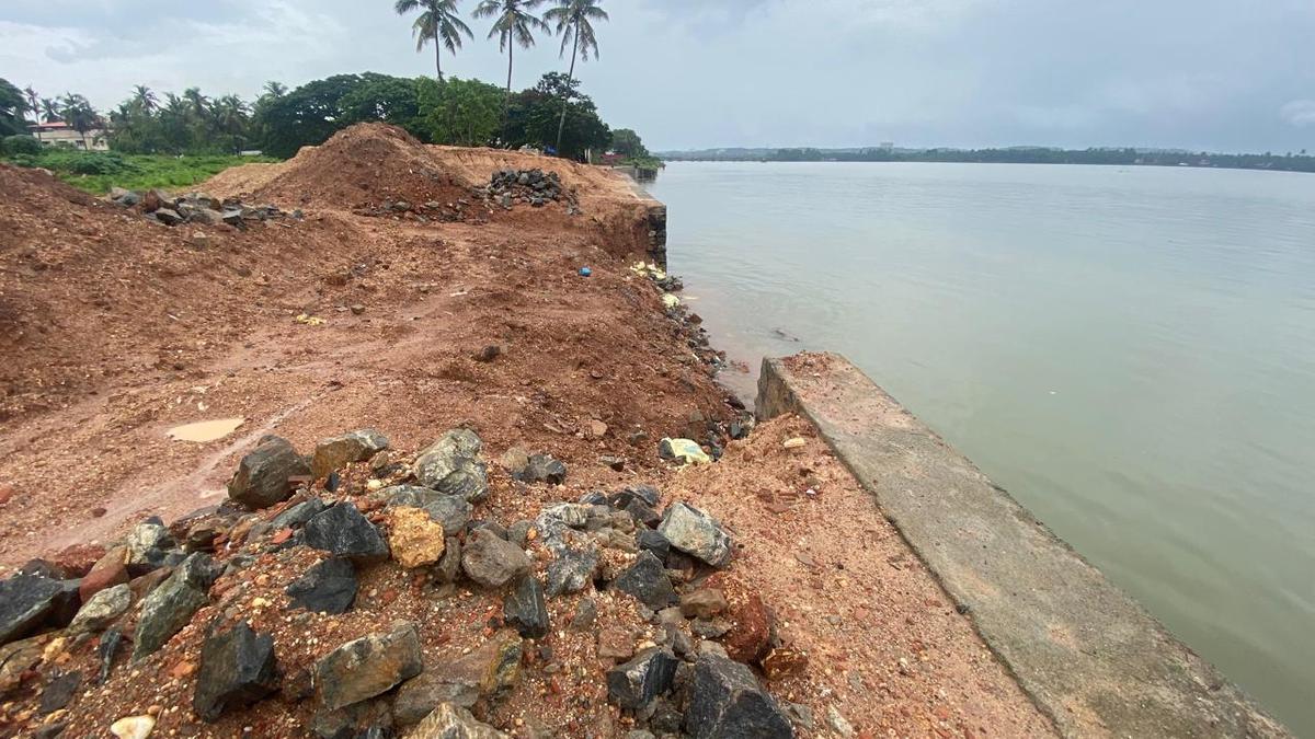 Portion of riverside protection wall of Netravathi Riverfront Project collapses