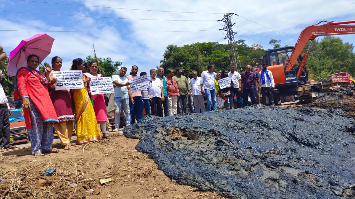 Suo motu proceedings by Lokayukta for failure of Karnataka government to prevent dumping of industrial effluents in Phalguni river