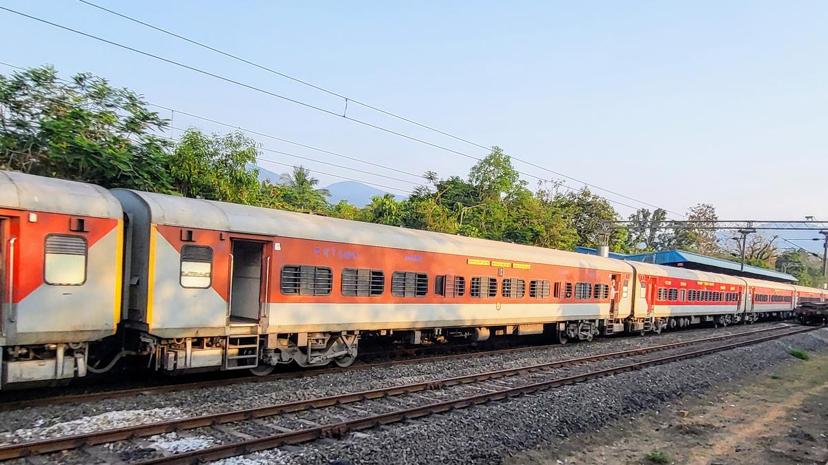 As Panchaganga Express celebrates 5th anniversary, patrons demand clone train to meet increase in demand