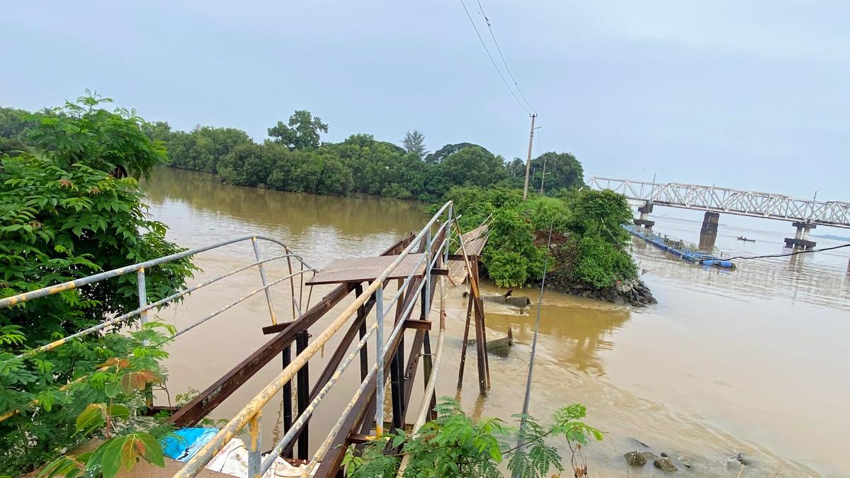 Dakshina Kannada Deputy Commissioner inspects broken footbridge near Ullal Hoige