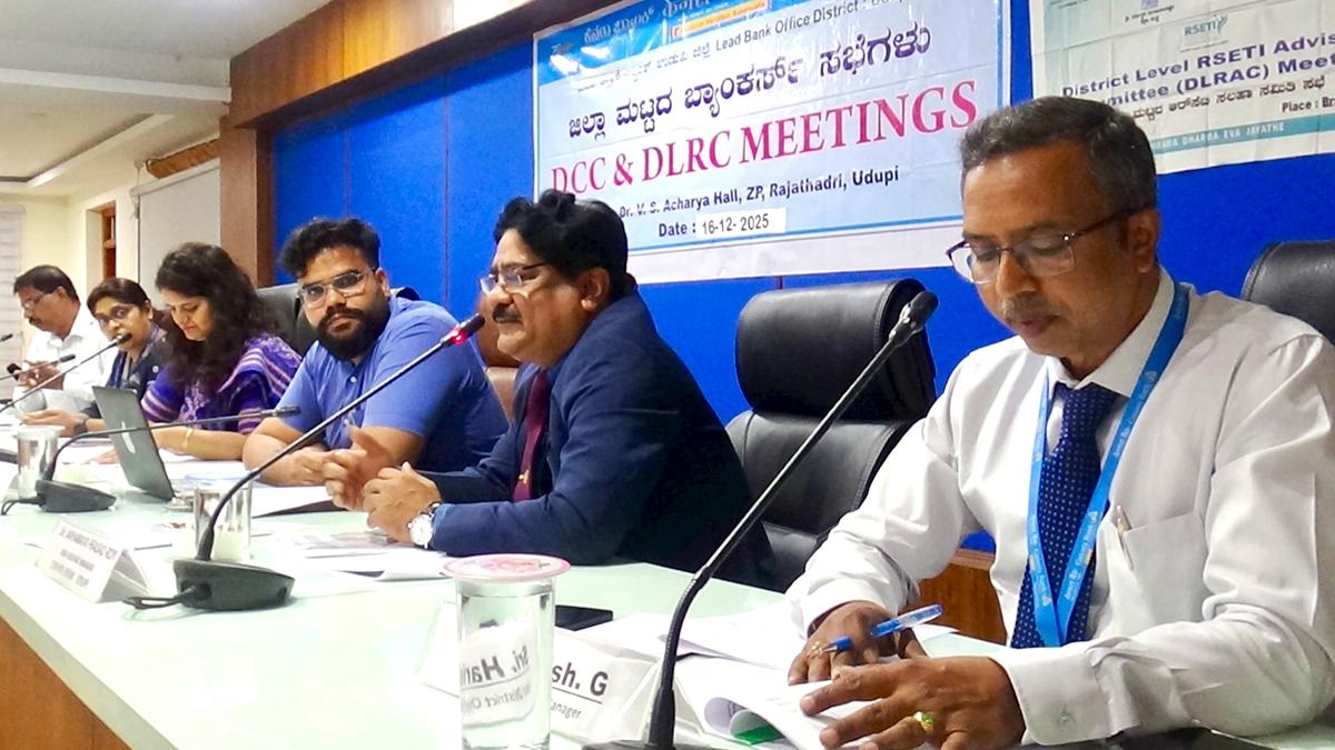 Consider applications for government-sponsored schemes on priority, ZP CEO tells banks