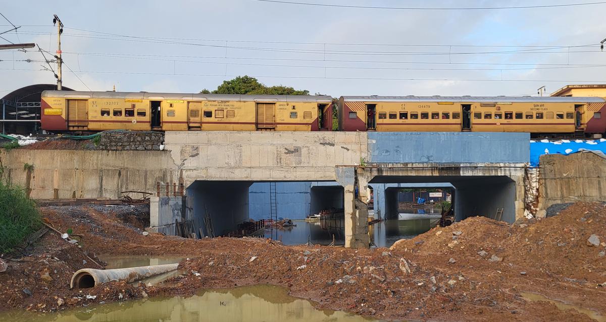 Southern Railway’s Palakkad division had completed pushing the last of the four concrete boxes beneath the Mangaluru Central-Shoranur line for construction of the twin Railway Under Bridge, in Mangaluru on April 17, 2025. Southern Railway’s Palakkad division had completed pushing the last of the four concrete boxes beneath the Mangaluru Central-Shoranur line for construction of the twin Railway Under Bridge, in Mangaluru on April 17, 2025.