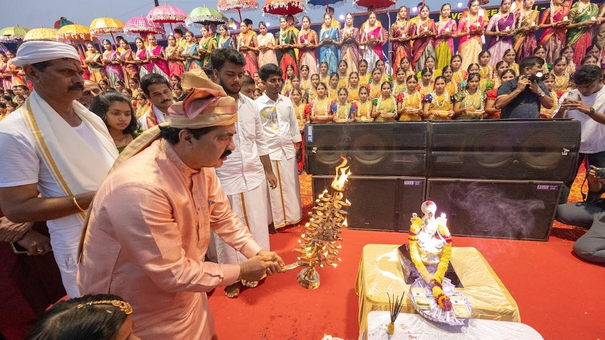 Thousands witness colourful Deepavali celebrations at Alva’s College