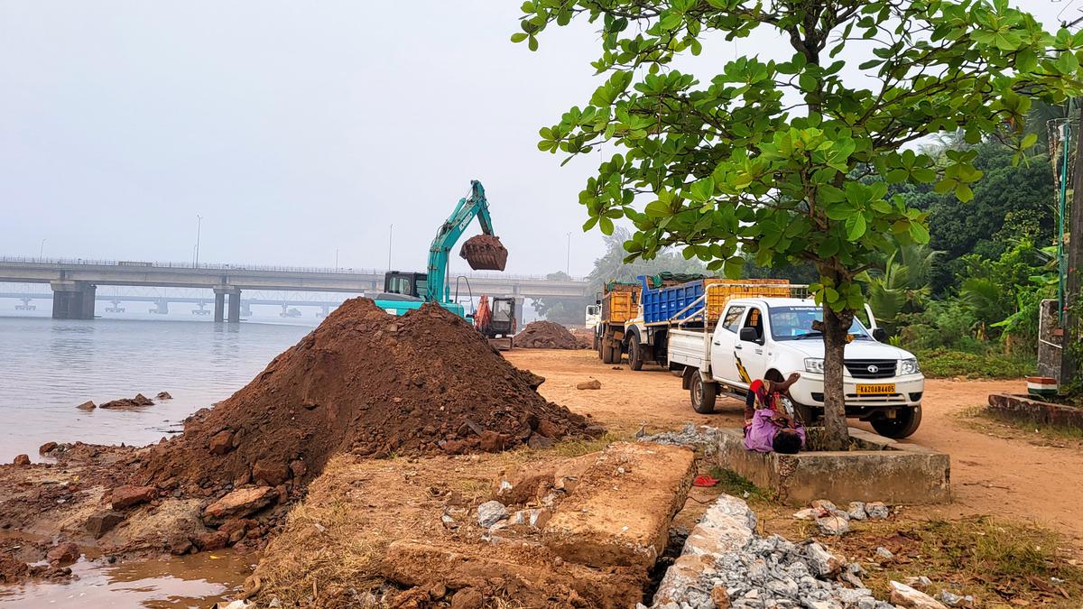 Minor irrigation department takes up Netravathi riverbank protection work to prevent flooding and salt water ingress