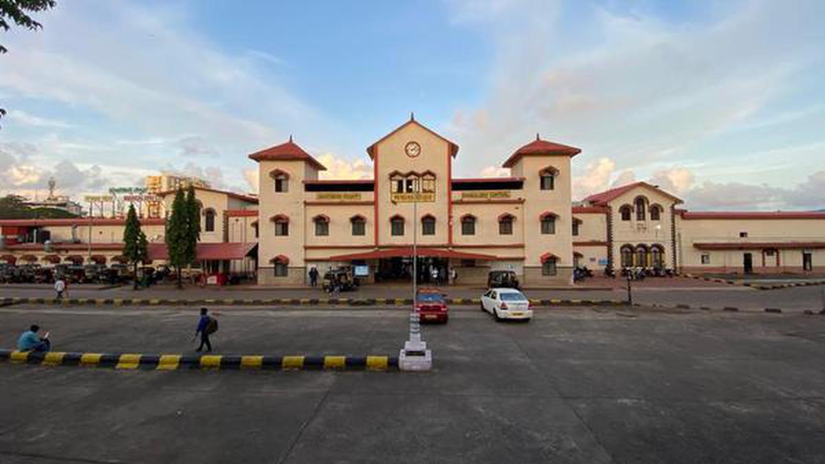 scrumptious-food-service-at-mangalore-central-railway-station