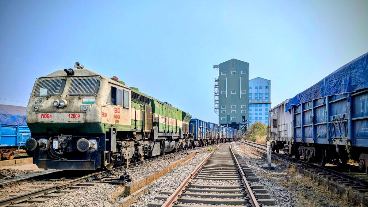 Palakkad Division surpasses freight target, achieves record loading of 7.34 million tonnes in 2025-26