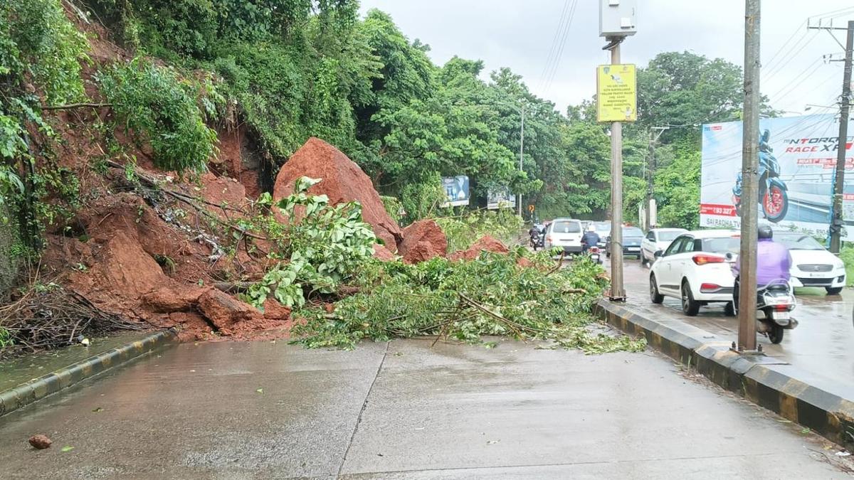 Landslip near Circuit House at Bejai affected movement of vehicles between the Circuit House and Kadri Temple Road, in Mangaluru on July 17, 2025. 