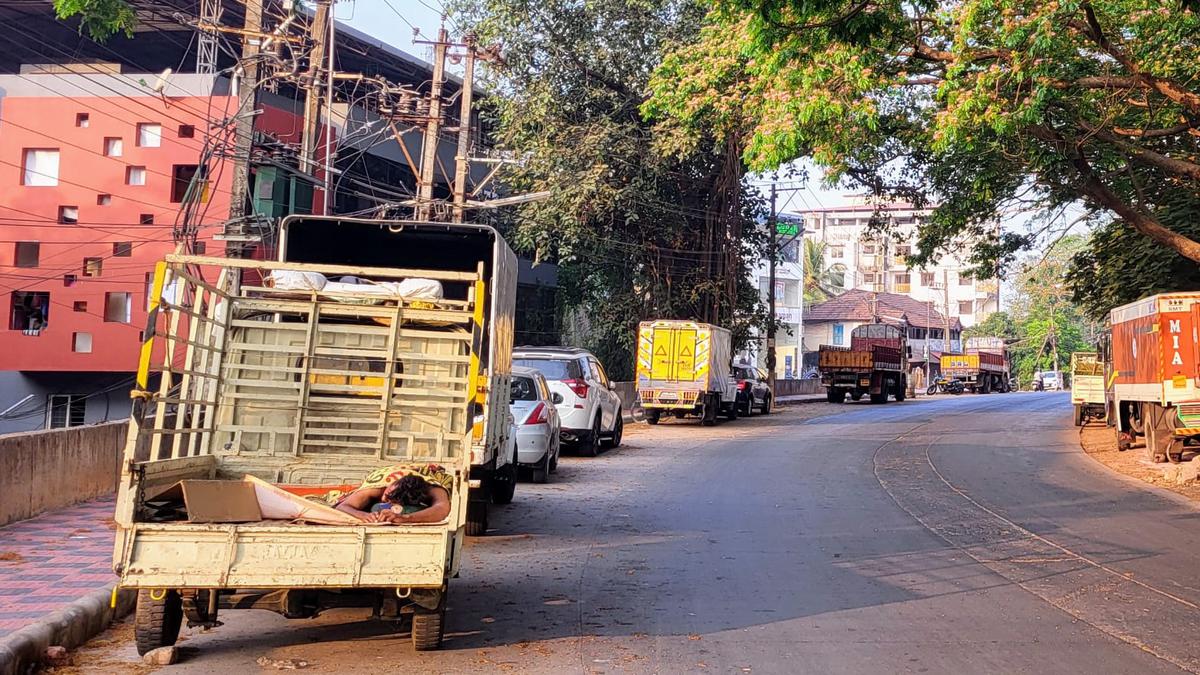 Parking of goods vehicles on Fr. Muller Road at Nandigudda negates the benefits of road widening