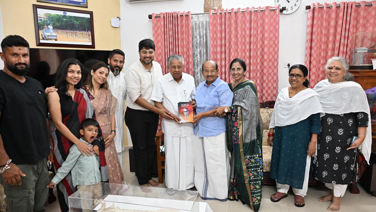 Pinarayi Vijayan releases book on Communist leader Krishna Shetty
