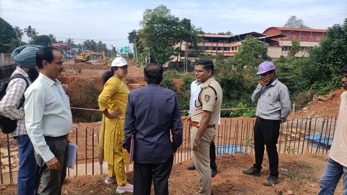 Assembling steel elements complete; launching of Indrali bow-string bridge may take month