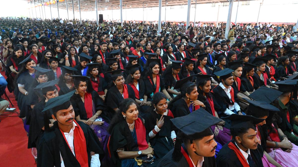 Over 2,000 students receive certificates during Alva’s graduation day ceremony