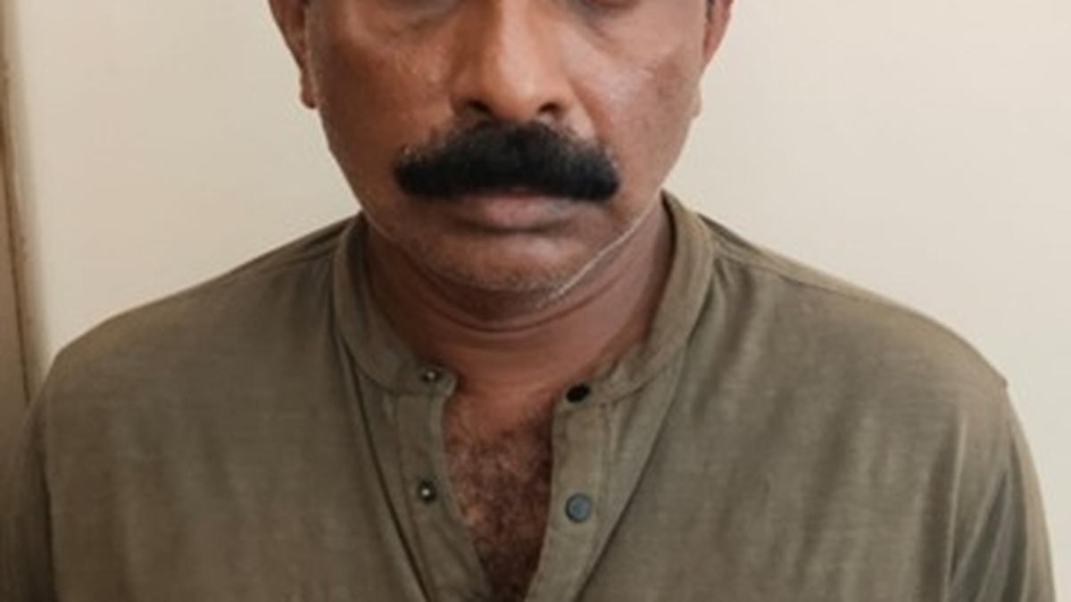 Man arrested on burglary charges, stolen jewellery worth ₹14 lakh recovered Man arrested on burglary charges, stolen jewellery worth ₹14 lakh recovered