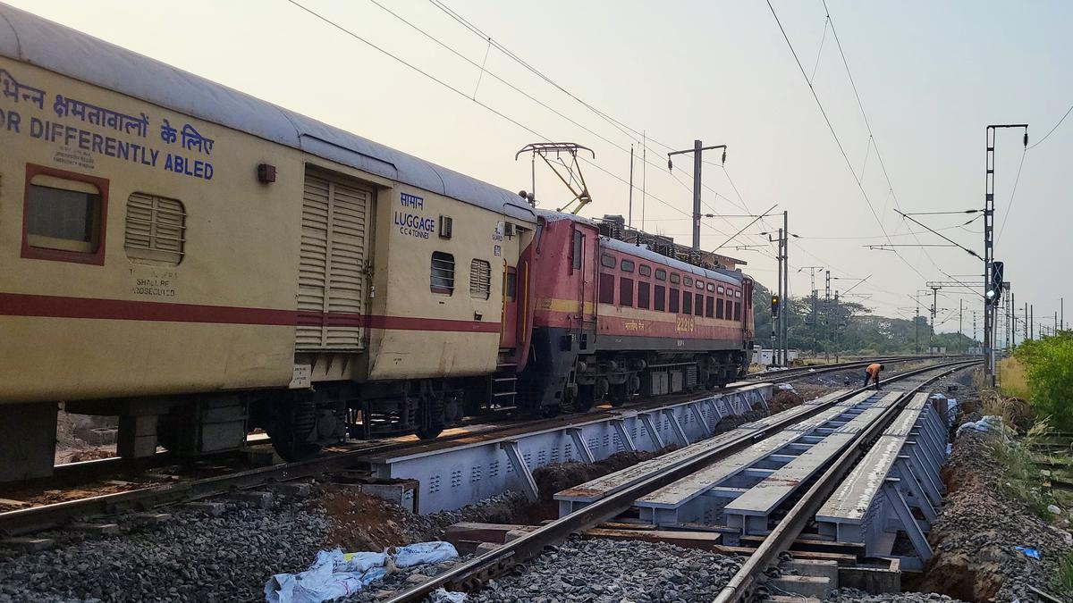 Railways commences earth excavation for construction of twin RuBs at Mahakalipadpu in Mangaluru