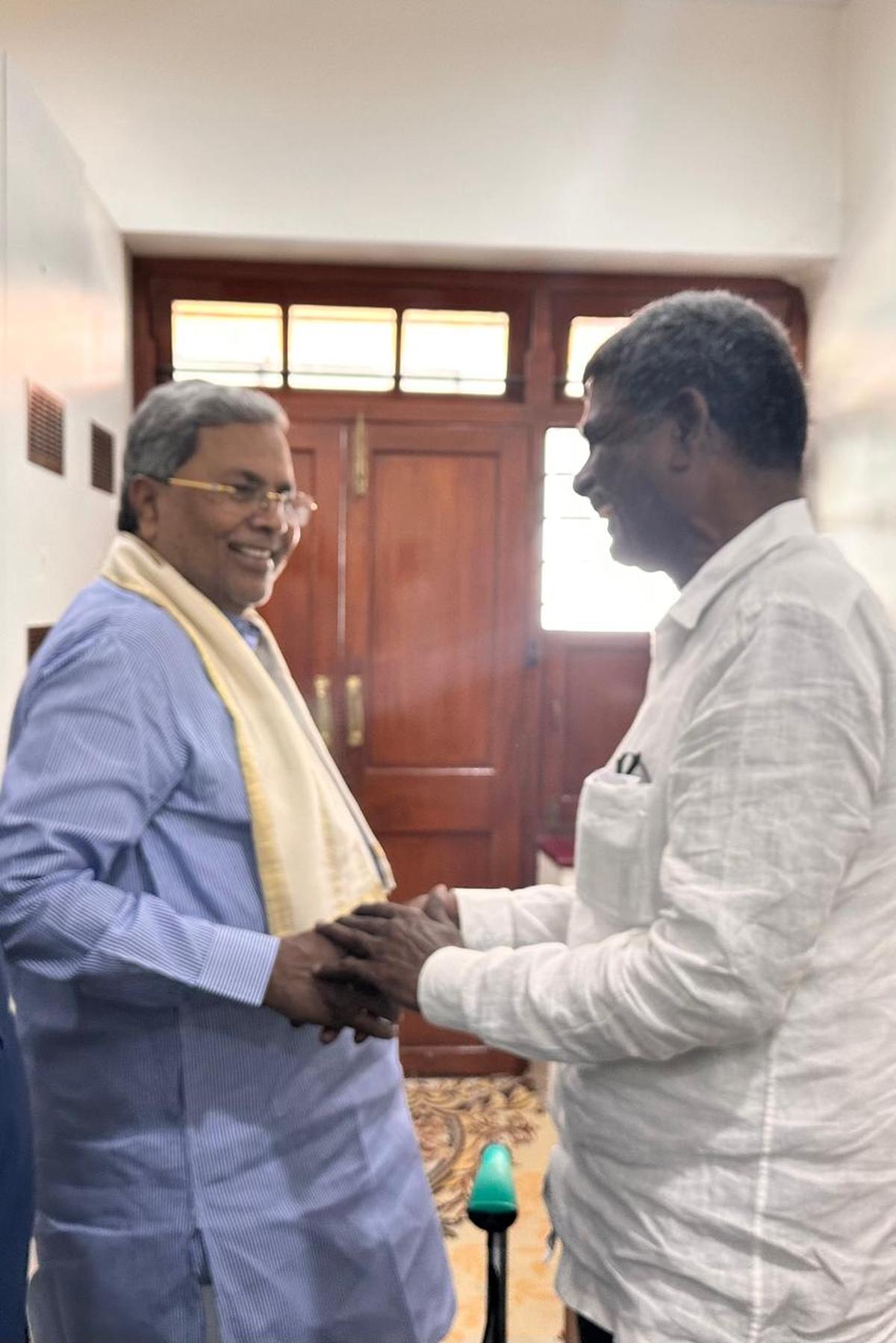 Udupi-Chikkamagaluru Member Kota Srinivas Poojary met the Prime Minister Siddaramaiah and discussed on Monday, March 17th, in Bengaluru, among other things, the merger of the Konkan Railway Corporation LTD ..