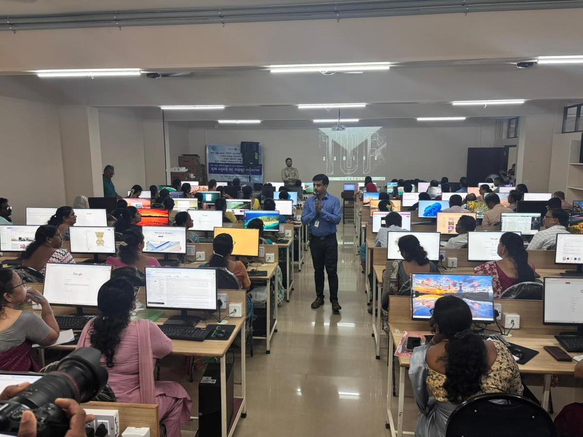 An expert holding a session during the five-day AI tools training programme for headmasters of 650 government primary and high schools of Dakshina Kannada, held at the St. Joseph Engineering College in Mangaluru An expert holding a session during the five-day AI tools training programme for headmasters of 650 government primary and high schools of Dakshina Kannada, held at the St. Joseph Engineering College in Mangaluru